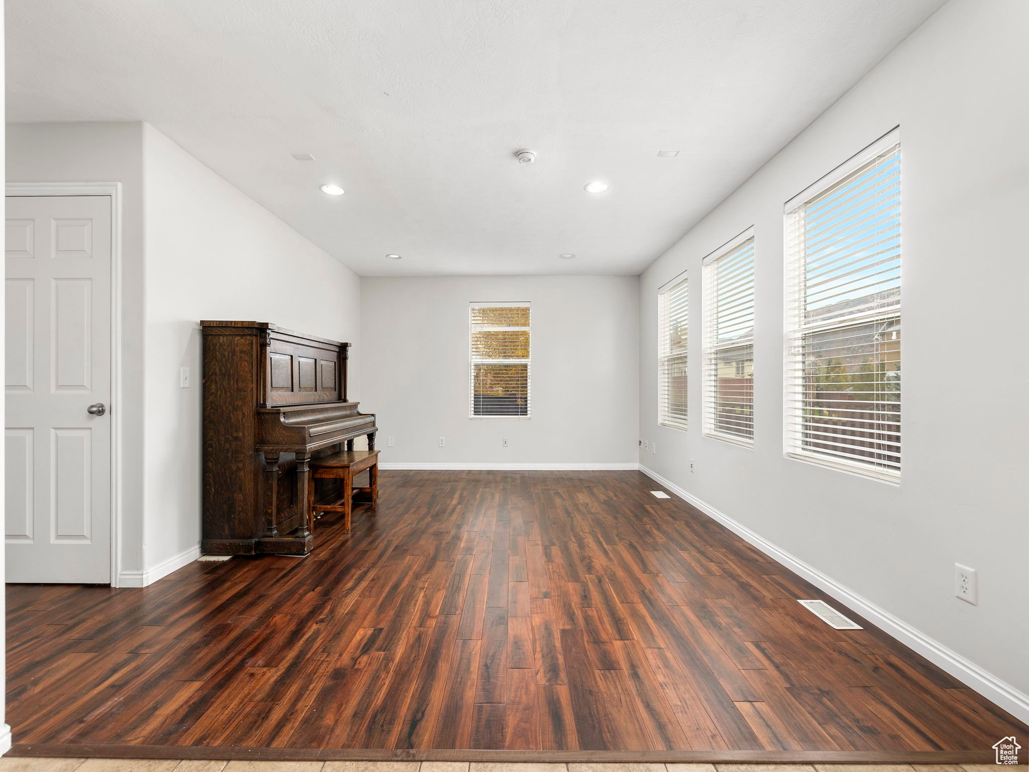 EAGLE CREST 205 - Residential