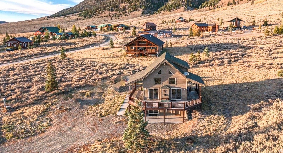 YELLOWSTONE ACRES - Residential