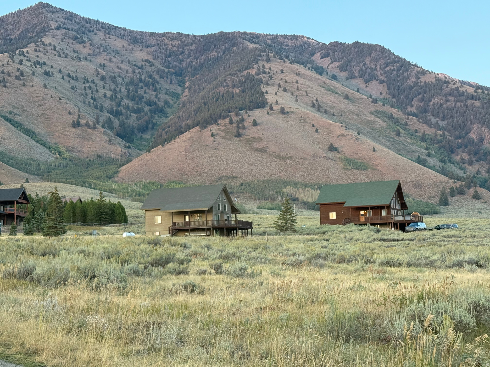 YELLOWSTONE ACRES - Residential