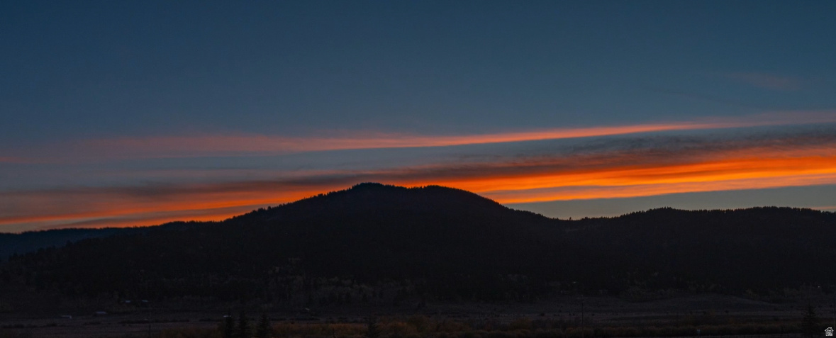 YELLOWSTONE ACRES - Residential