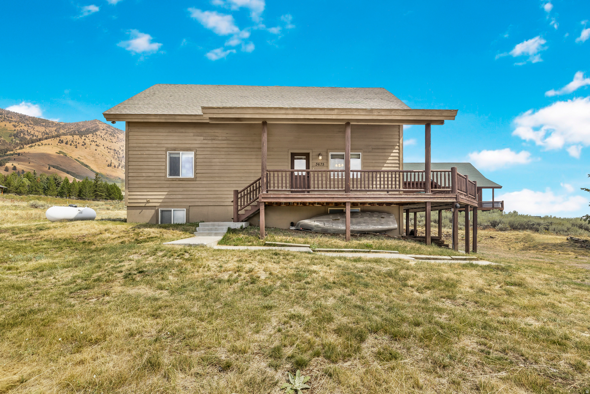 YELLOWSTONE ACRES - Residential