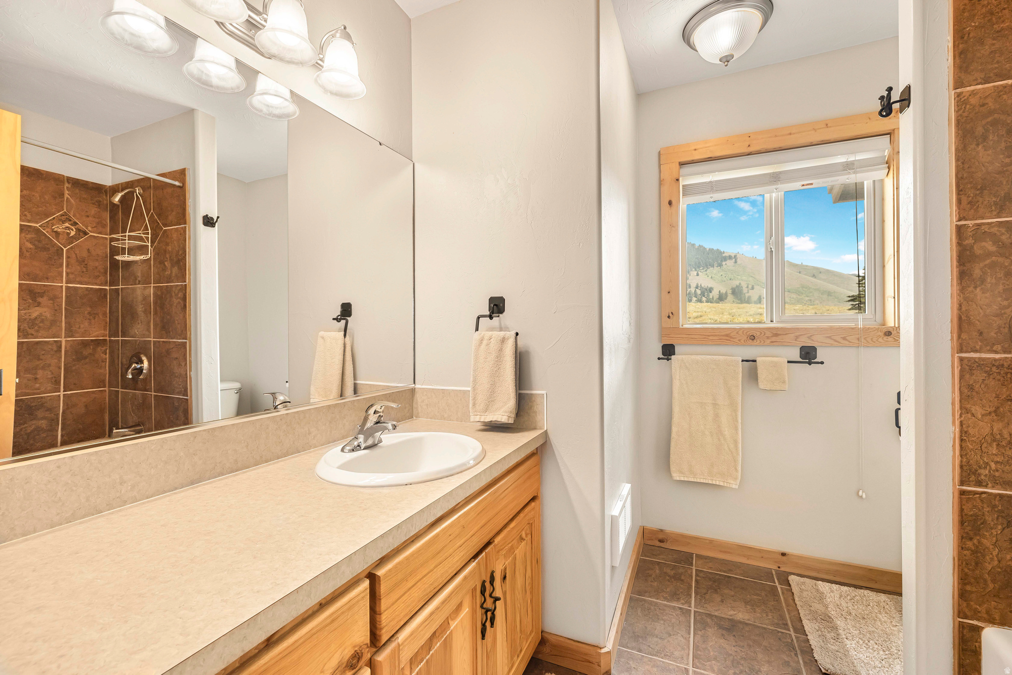 YELLOWSTONE ACRES - Residential