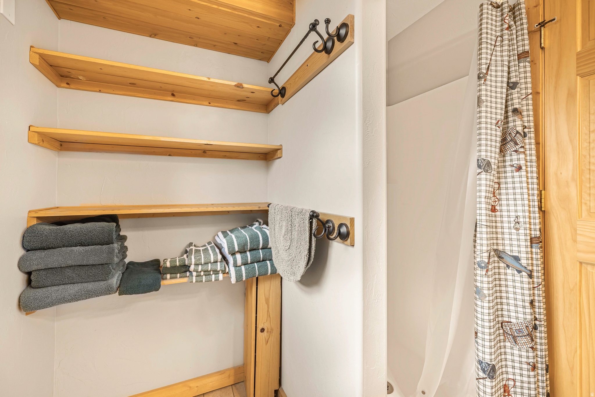 YELLOWSTONE ACRES - Residential