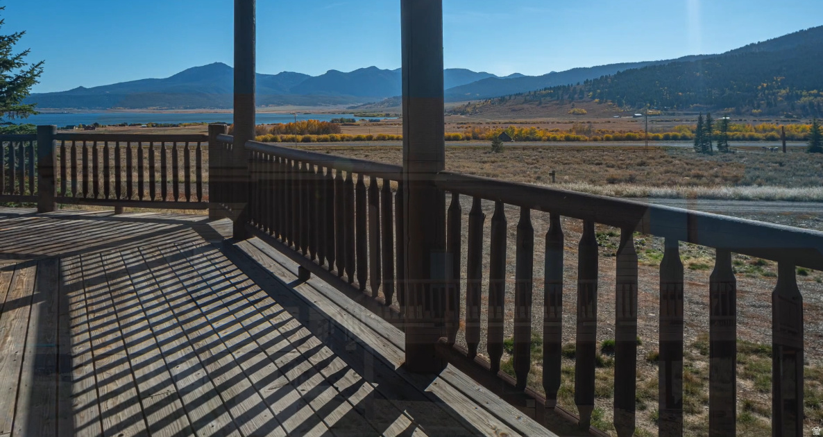 YELLOWSTONE ACRES - Residential