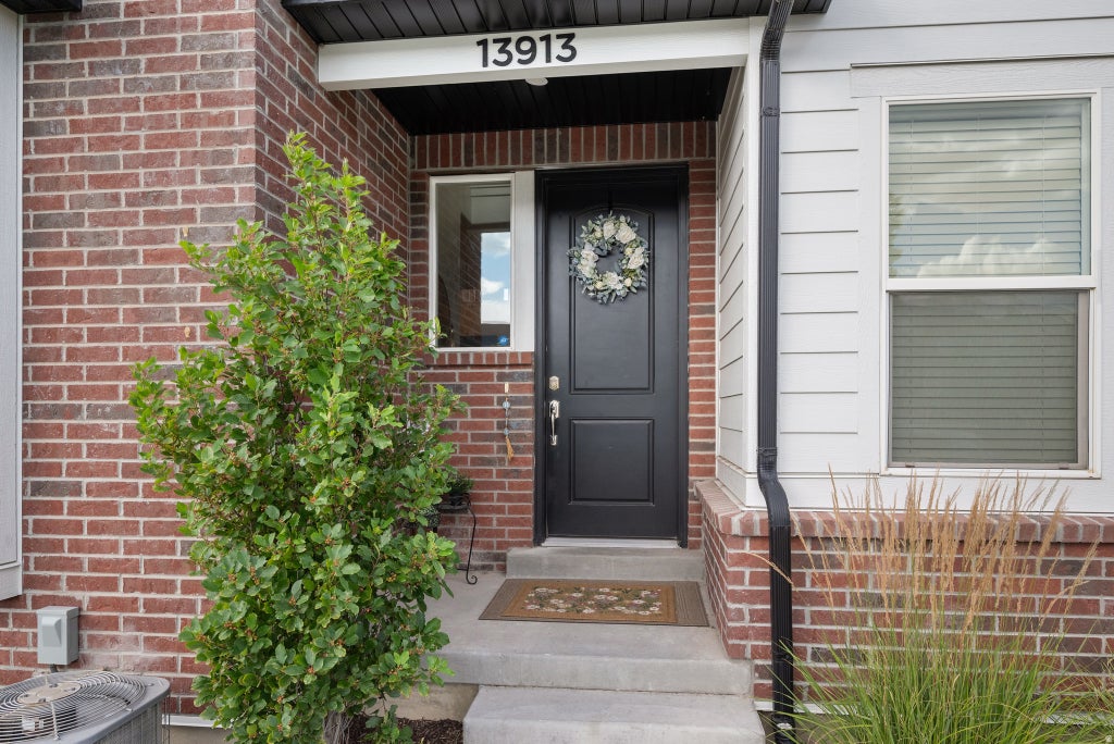 Photo of 13913 S LITTLE RIDGE LN, Herriman, UT 84096 (MLS # 2169995)