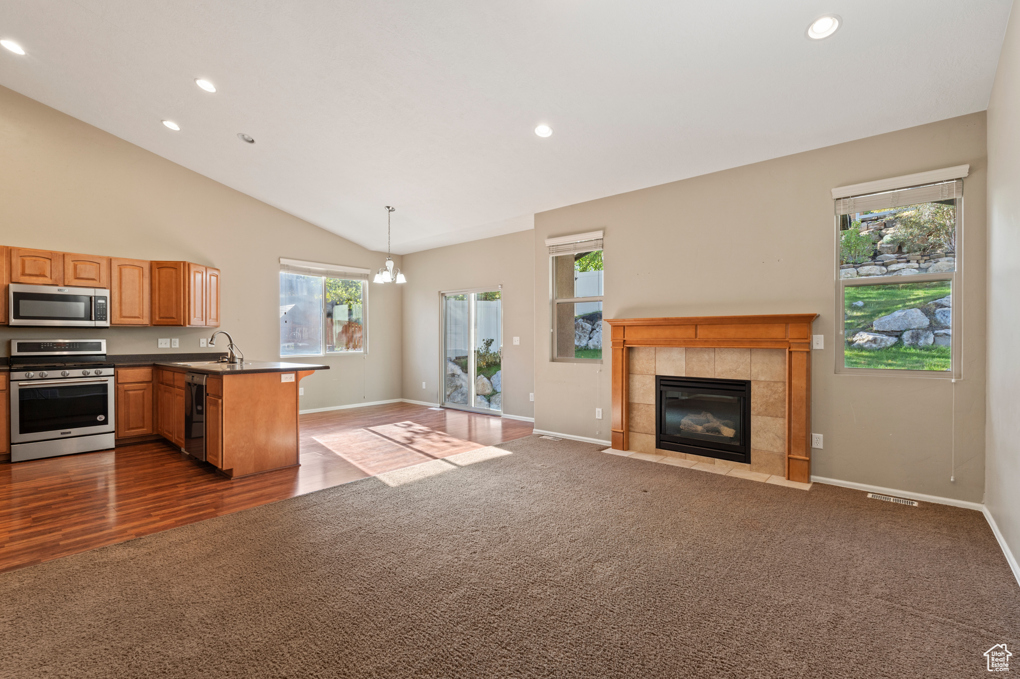 SILVER LAKE - Residential