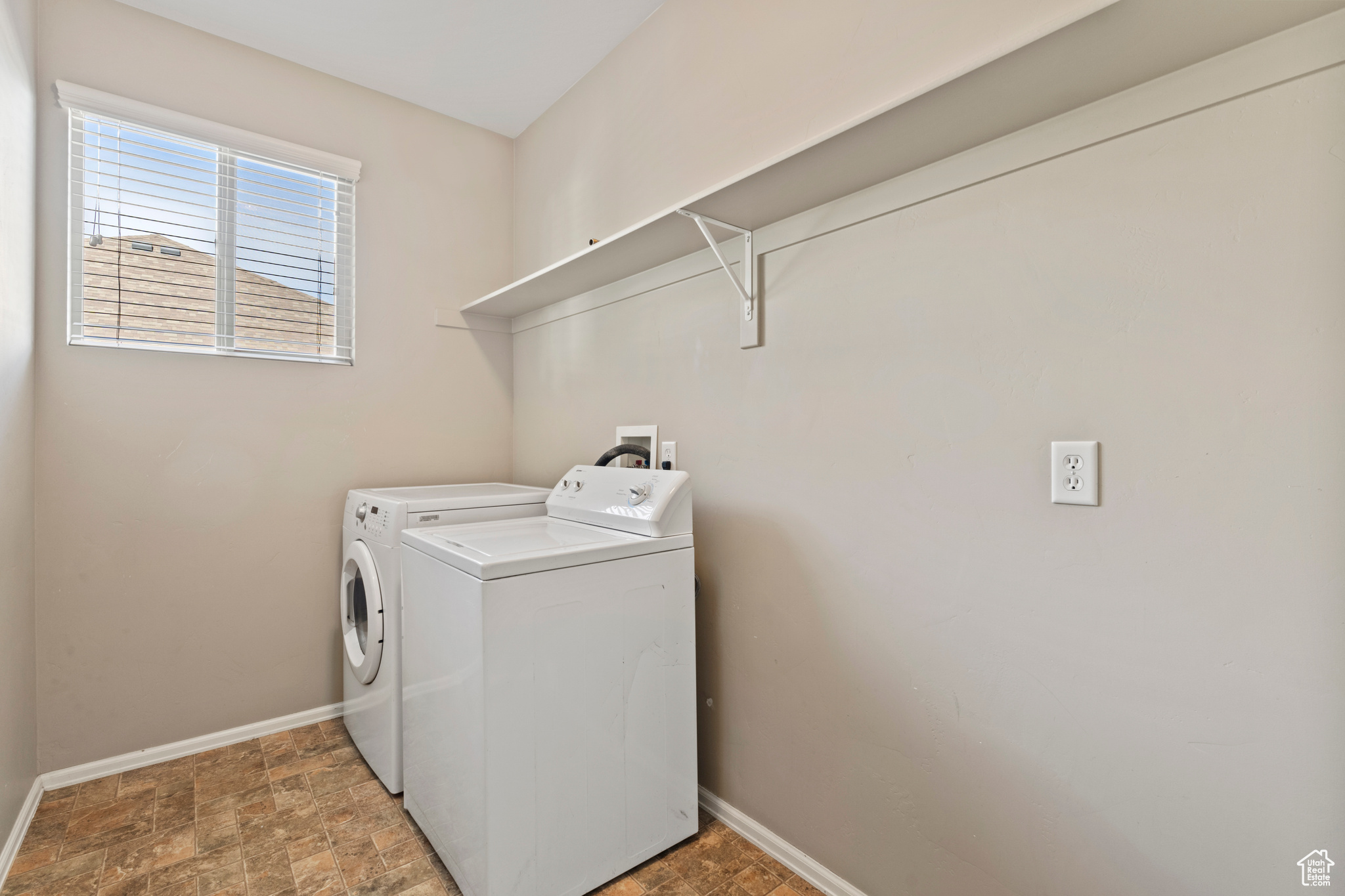 SILVER LAKE - Residential