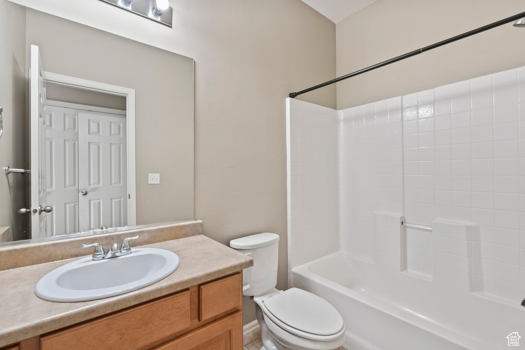 SILVER LAKE - Residential