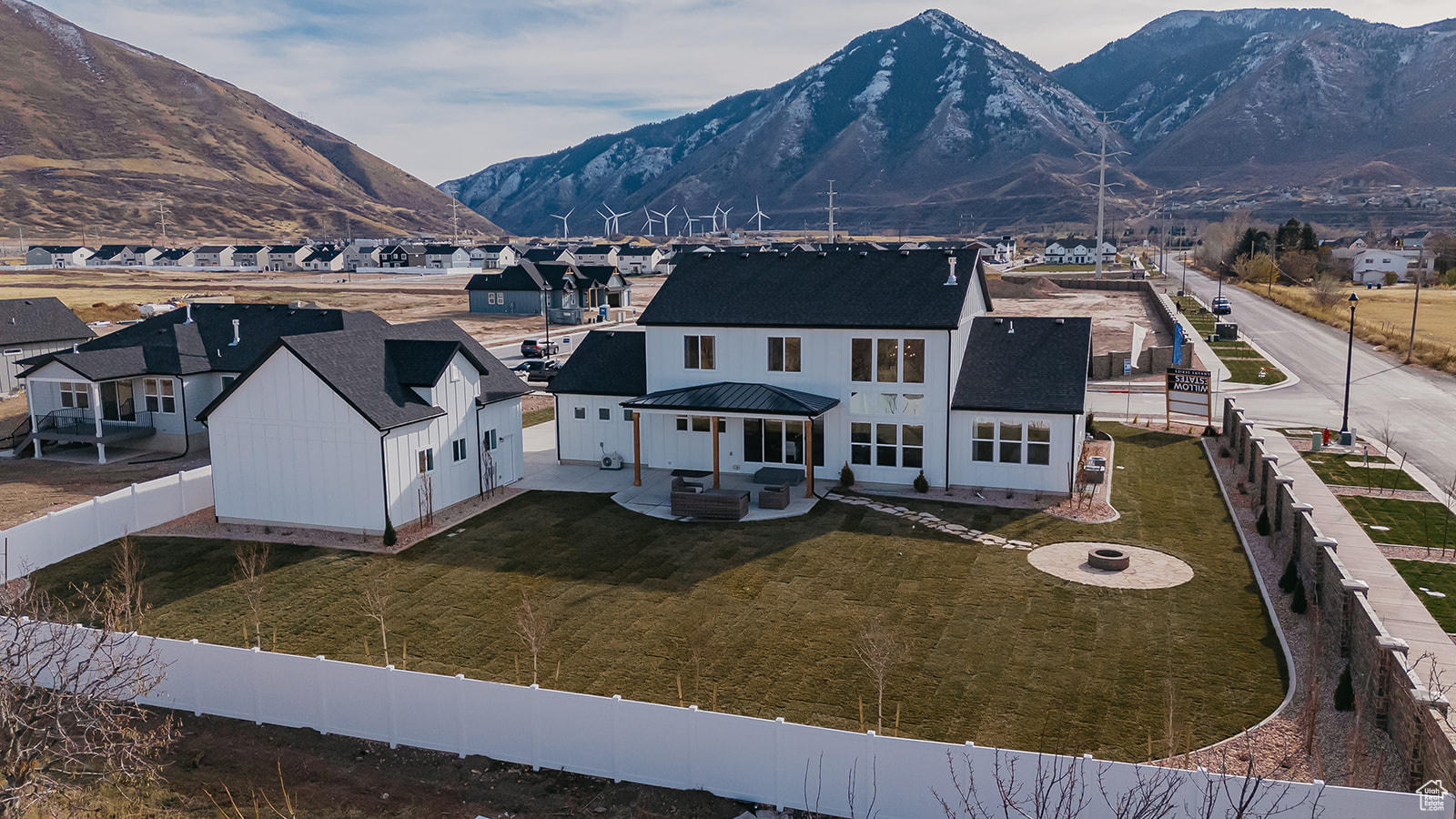 WILLOW ESTATES - Residential