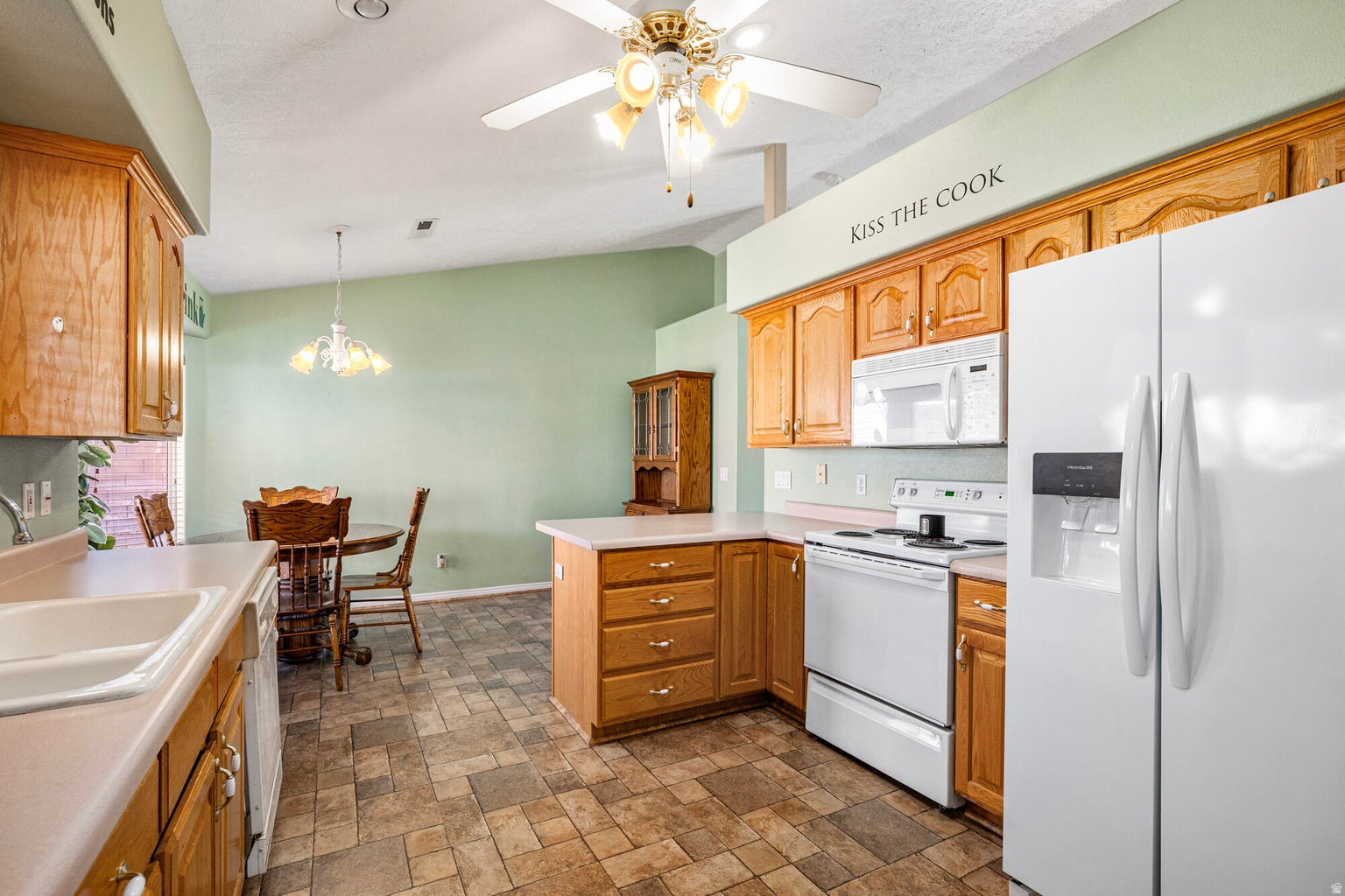 SUNCREST TOWNHOMES AMD - Residential