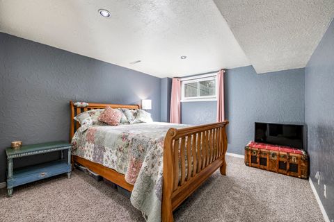 Tiny photo for 4215 GRAMERCY AVE, South Ogden, UT 84403 (MLS # 2122441)