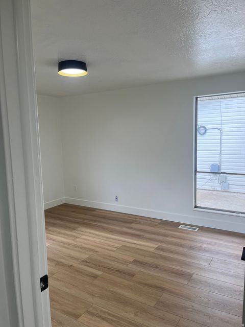 Tiny photo for 5720 S OAKWOOD DR, South Ogden, UT 84405 (MLS # 2168383)