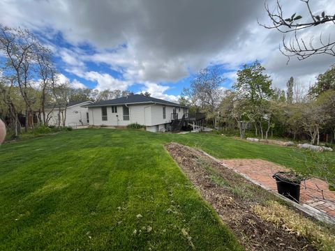 Tiny photo for 5720 S OAKWOOD DR, South Ogden, UT 84405 (MLS # 2168383)
