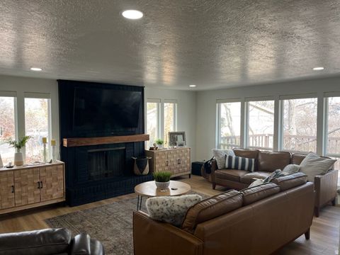 Tiny photo for 5720 S OAKWOOD DR, South Ogden, UT 84405 (MLS # 2168383)