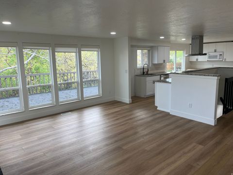 Tiny photo for 5720 S OAKWOOD DR, South Ogden, UT 84405 (MLS # 2168383)