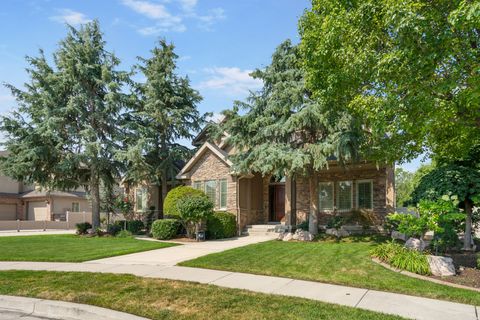 Tiny photo for 11478 S CHAPEL RIDGE CIR W, South Jordan, UT 84095 (MLS # 2141412)