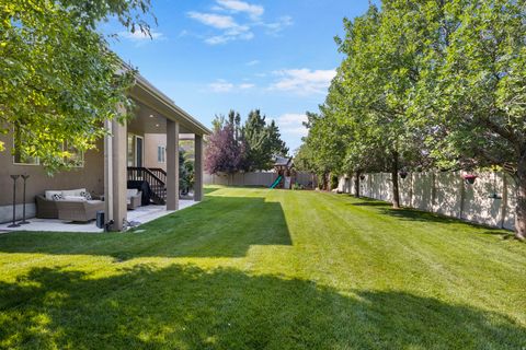 Tiny photo for 11478 S CHAPEL RIDGE CIR W, South Jordan, UT 84095 (MLS # 2141412)