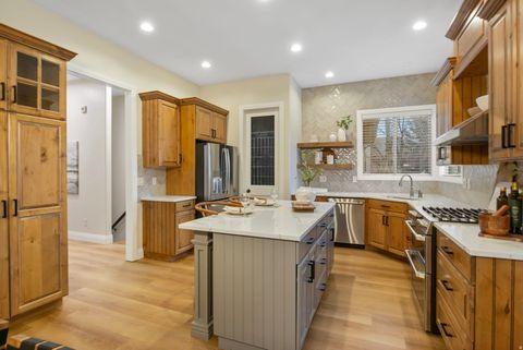 Tiny photo for 11478 S CHAPEL RIDGE CIR W, South Jordan, UT 84095 (MLS # 2141412)