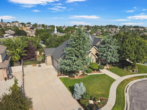 Tiny photo for 11478 S CHAPEL RIDGE CIR W, South Jordan, UT 84095 (MLS # 2141412)