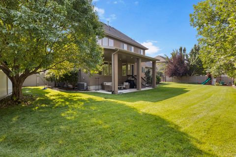 Tiny photo for 11478 S CHAPEL RIDGE CIR W, South Jordan, UT 84095 (MLS # 2141412)
