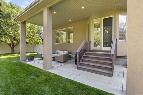 Tiny photo for 11478 S CHAPEL RIDGE CIR W, South Jordan, UT 84095 (MLS # 2141412)