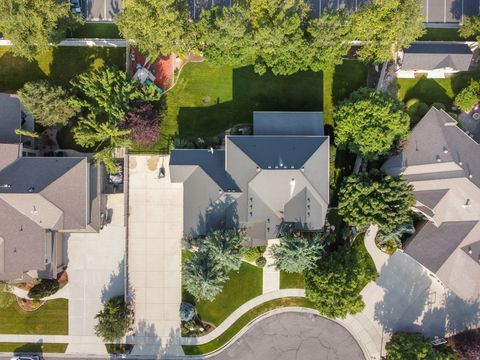 Tiny photo for 11478 S CHAPEL RIDGE CIR W, South Jordan, UT 84095 (MLS # 2141412)