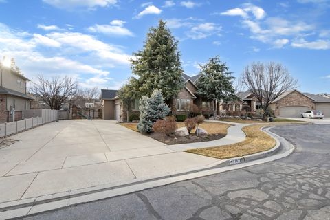 Tiny photo for 11478 S CHAPEL RIDGE CIR W, South Jordan, UT 84095 (MLS # 2141412)