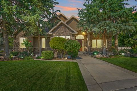 Tiny photo for 11478 S CHAPEL RIDGE CIR W, South Jordan, UT 84095 (MLS # 2141412)