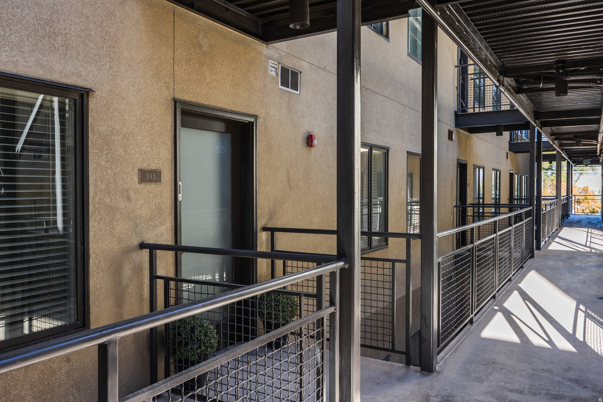 CENTRAL POINTE - Residential