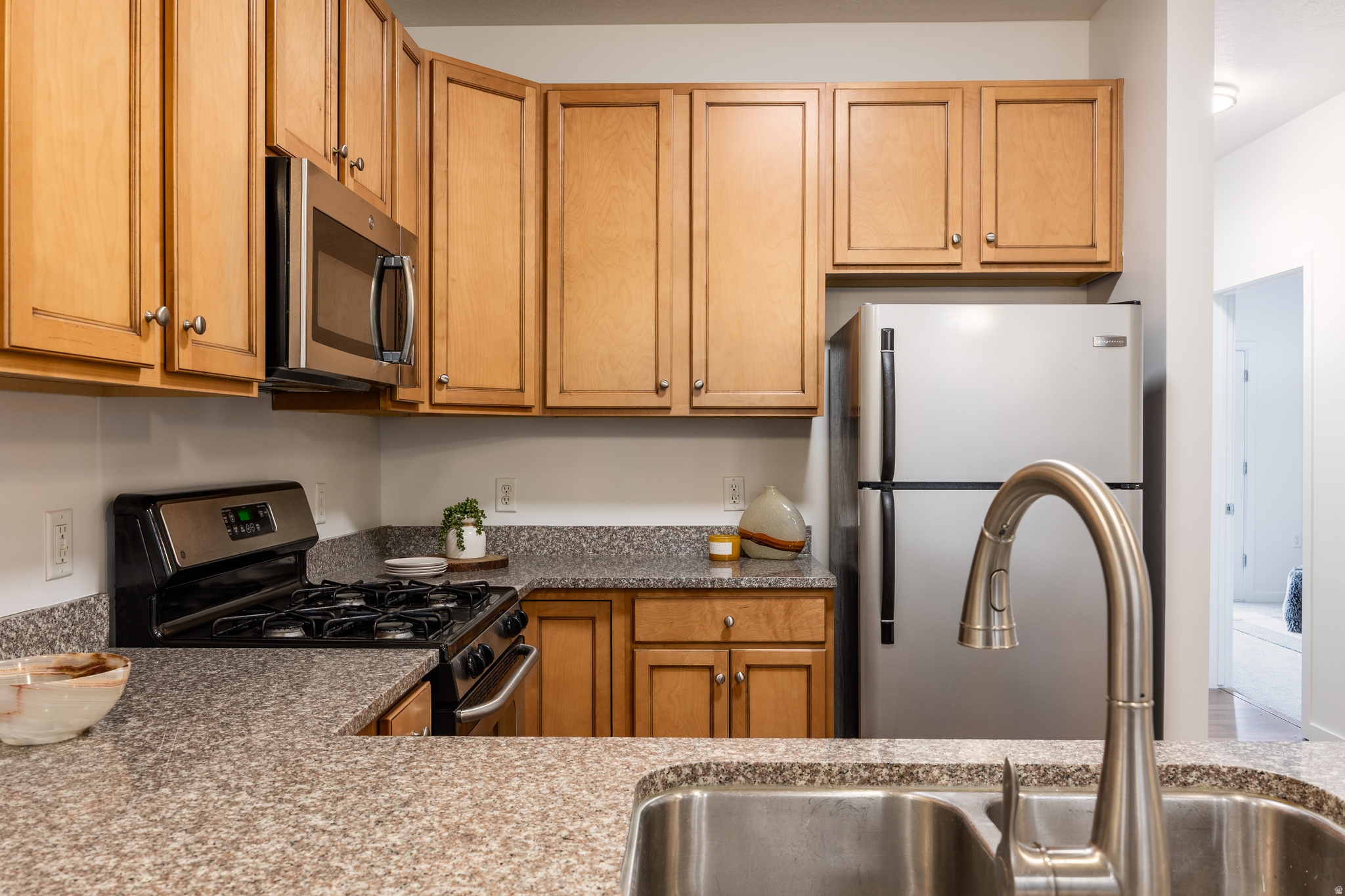 CENTRAL POINTE - Residential