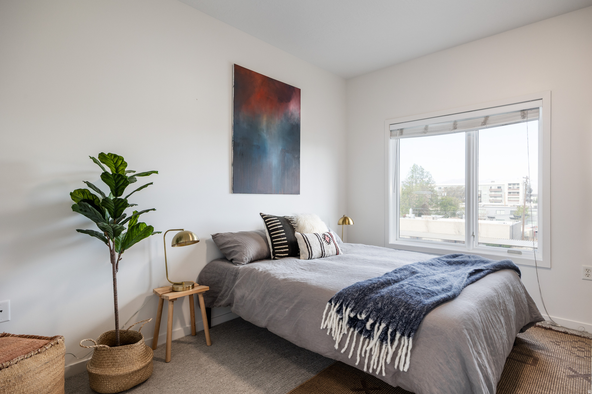 CENTRAL POINTE - Residential