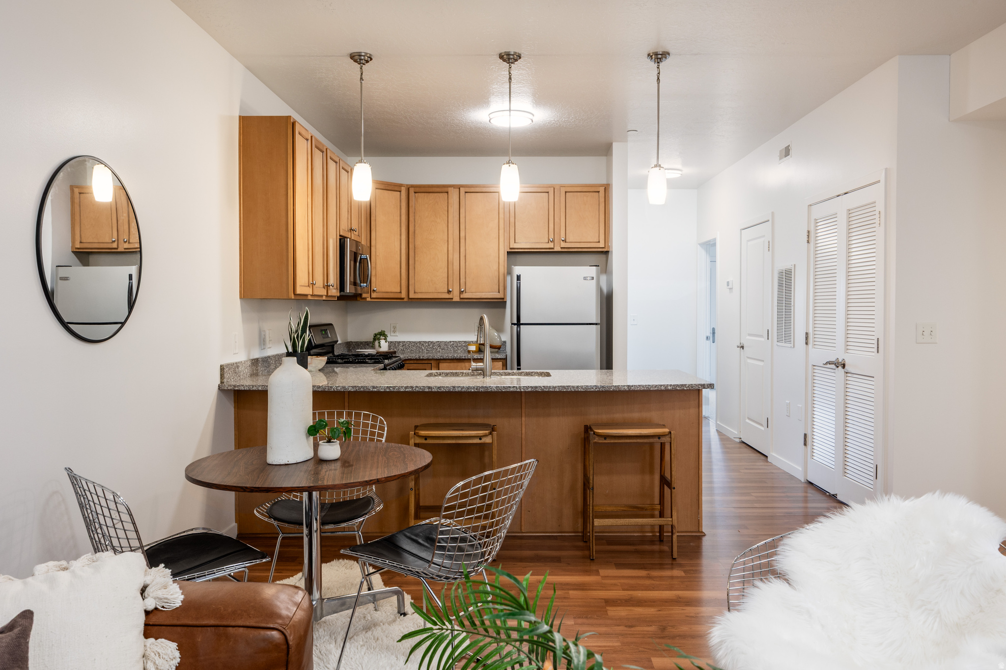 CENTRAL POINTE - Residential