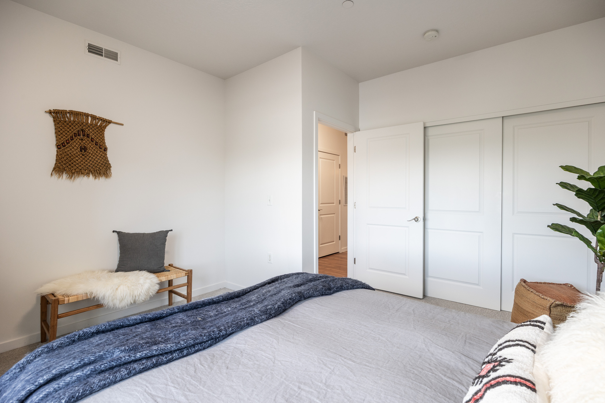 CENTRAL POINTE - Residential