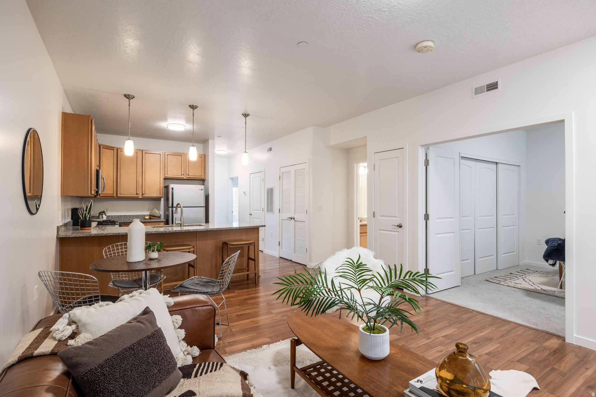 CENTRAL POINTE - Residential