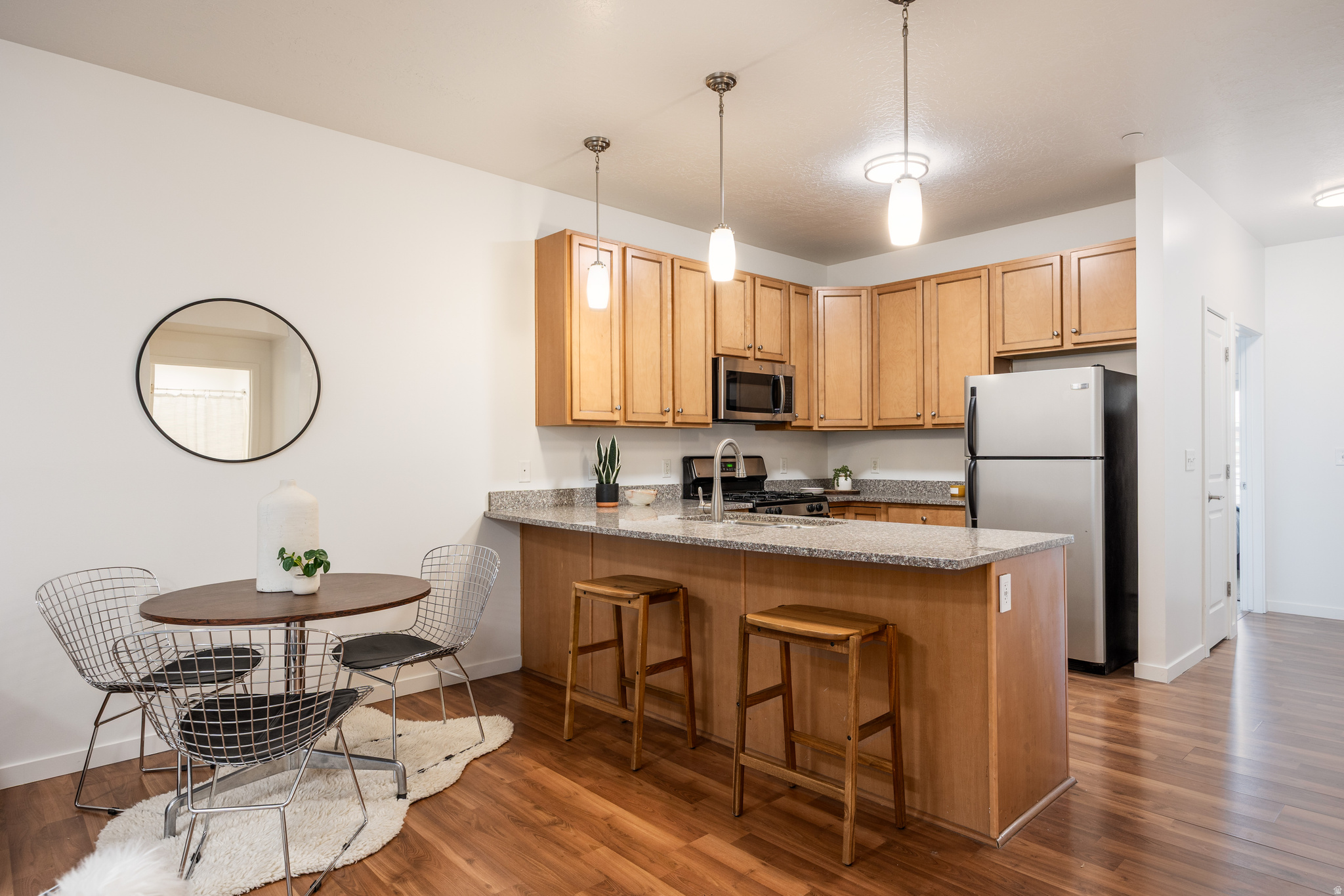 CENTRAL POINTE - Residential