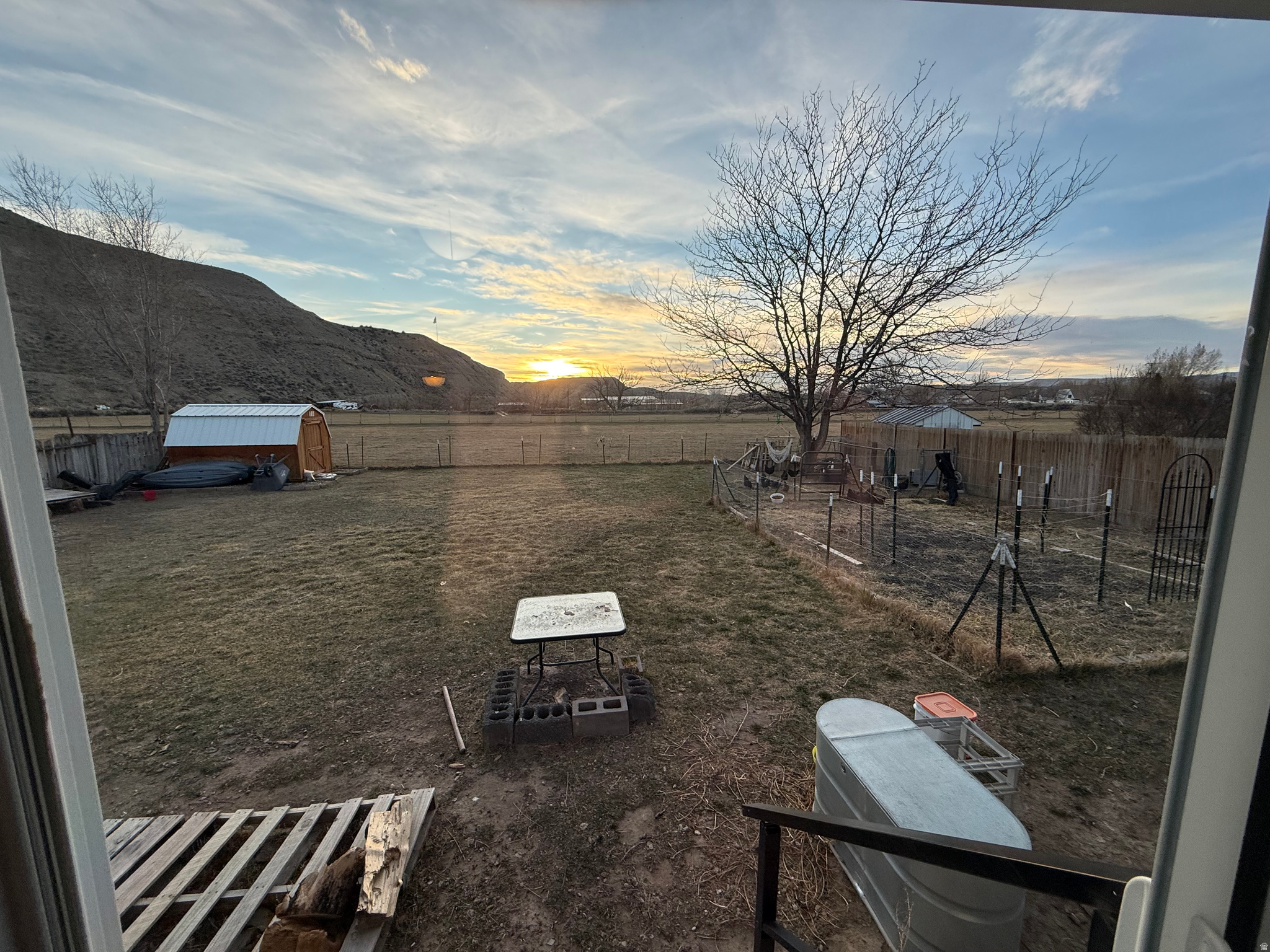 STRAWBERRY EAST - Residential