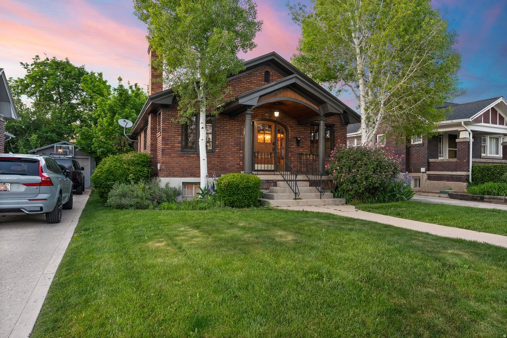 Photo of 1621 HARVARD AVE, Salt Lake City, UT 84105 (MLS # 2156571)