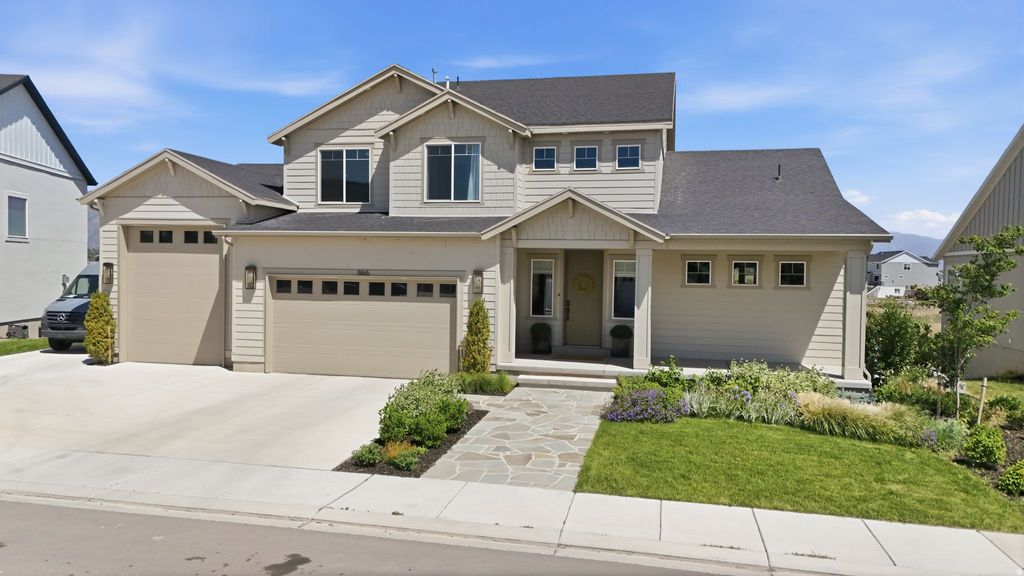 Photo of 866 N PEARL DR, Lehi, UT 84048 (MLS # 2163331)