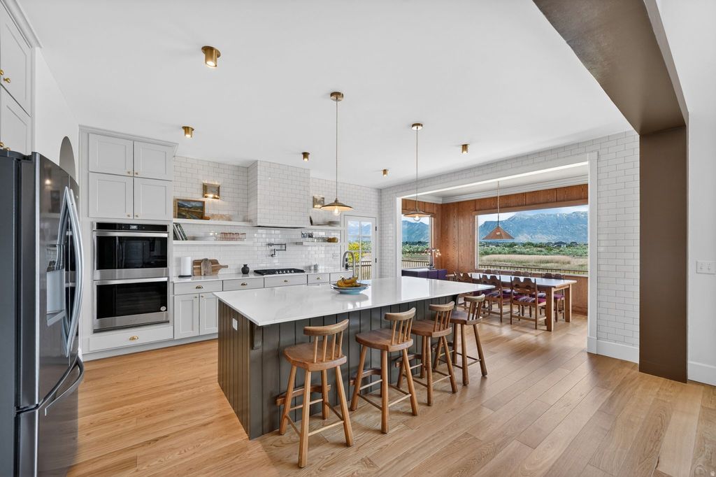 Photo of 866 N PEARL DR, Lehi, UT 84048 (MLS # 2163331)