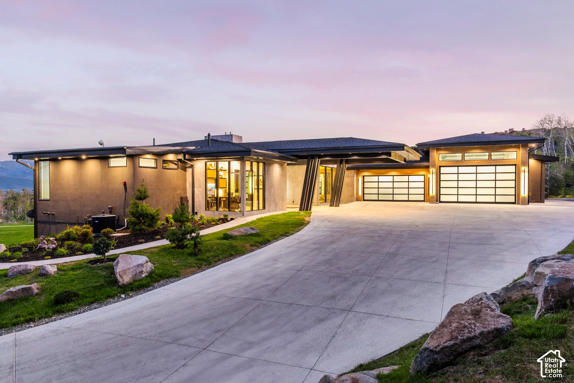 385 GOSHAWK RANCH RD