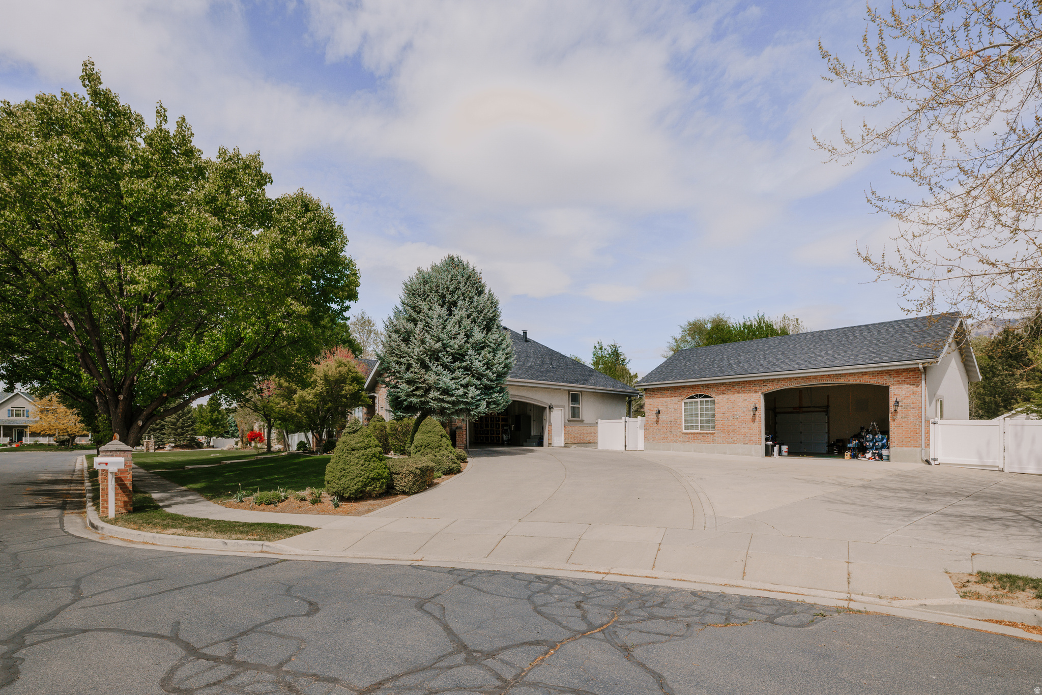 VICTORS LANDING - Residential