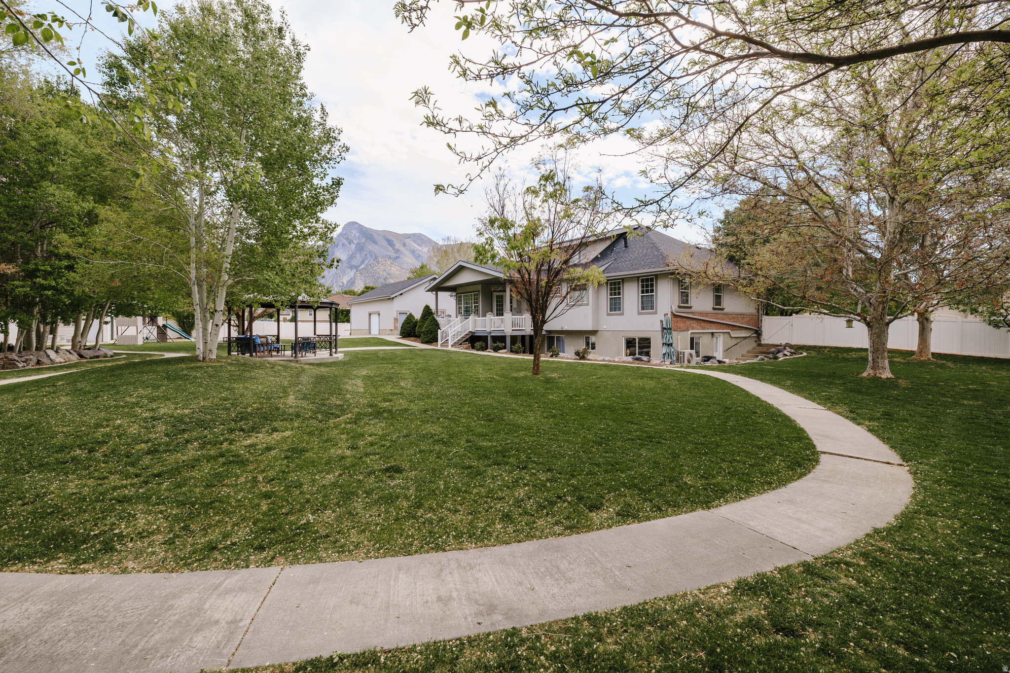 VICTORS LANDING - Residential