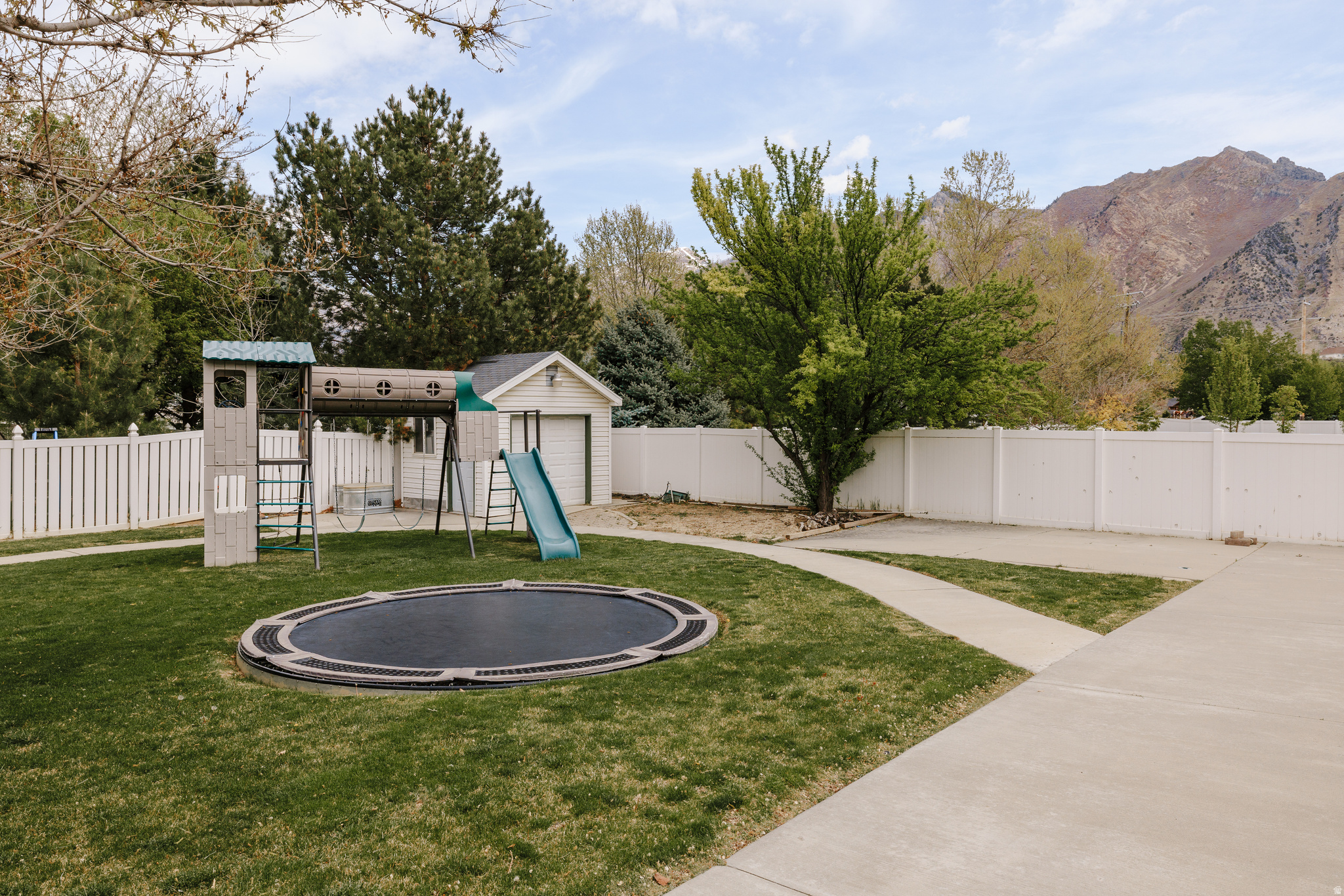 VICTORS LANDING - Residential