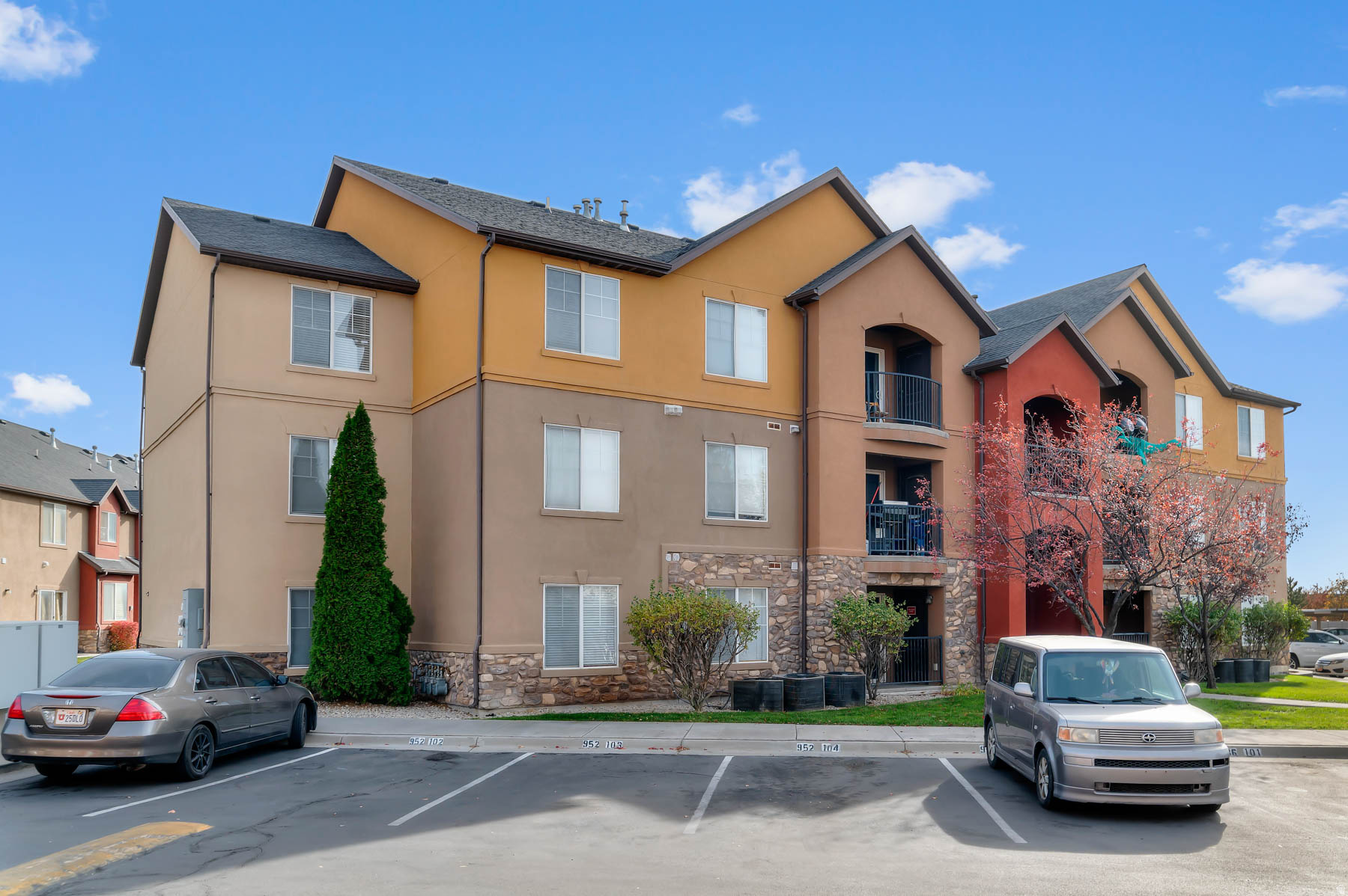 MAPLEWOOD GROVE - Residential