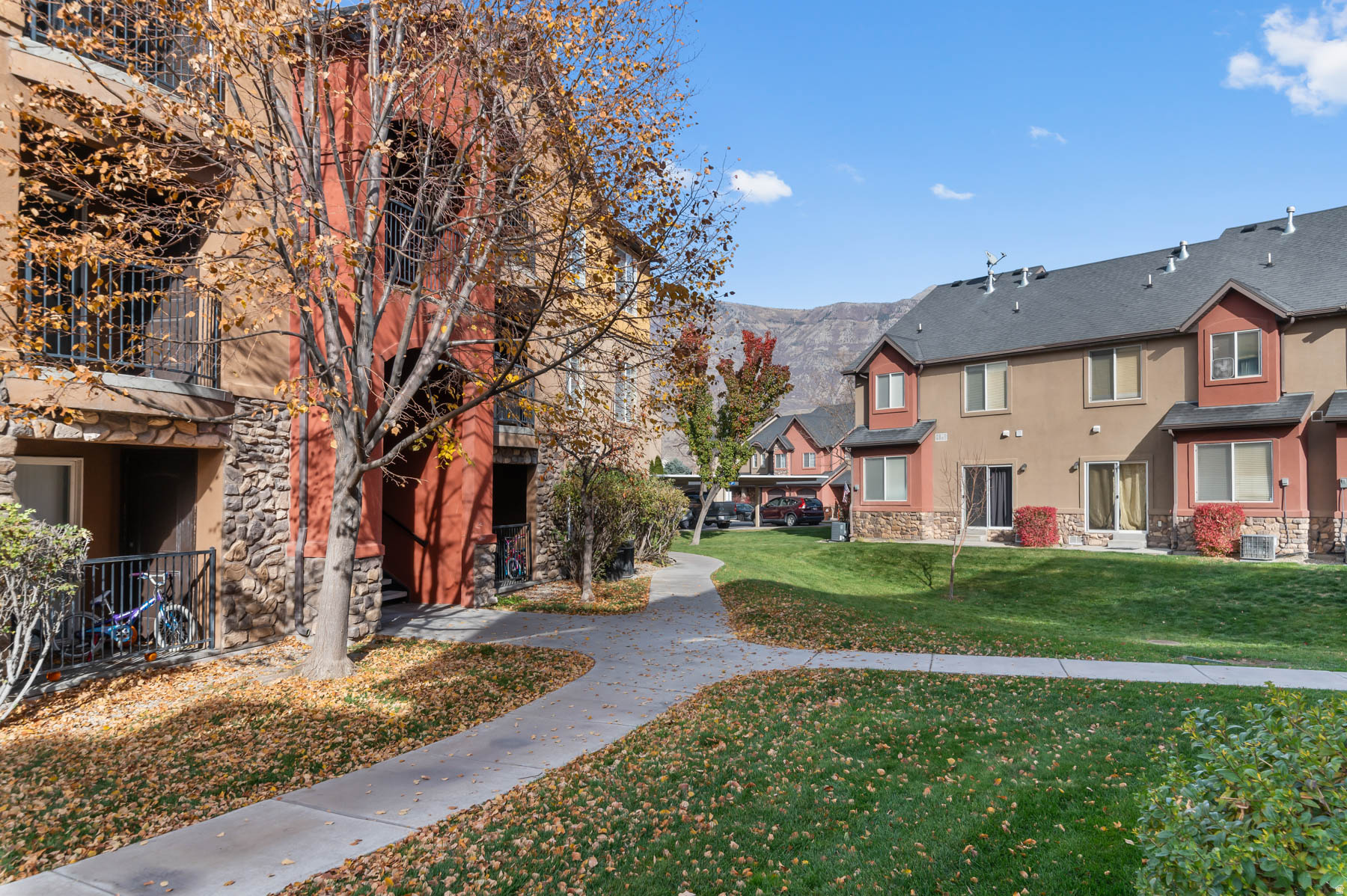 MAPLEWOOD GROVE - Residential