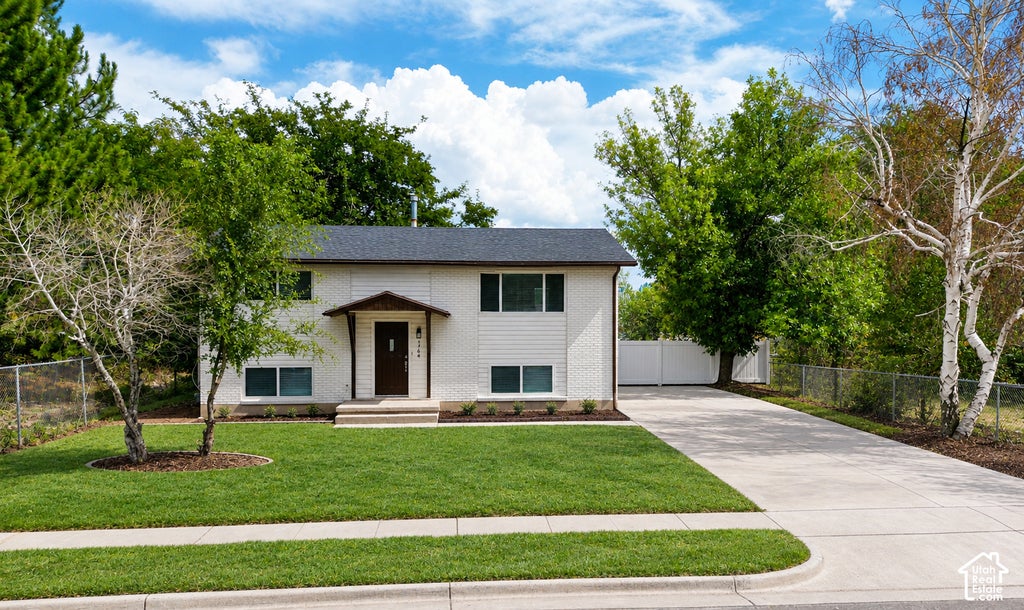 Photo of 1764 N 550 W, Clinton, UT 84015 (MLS # 2187335)