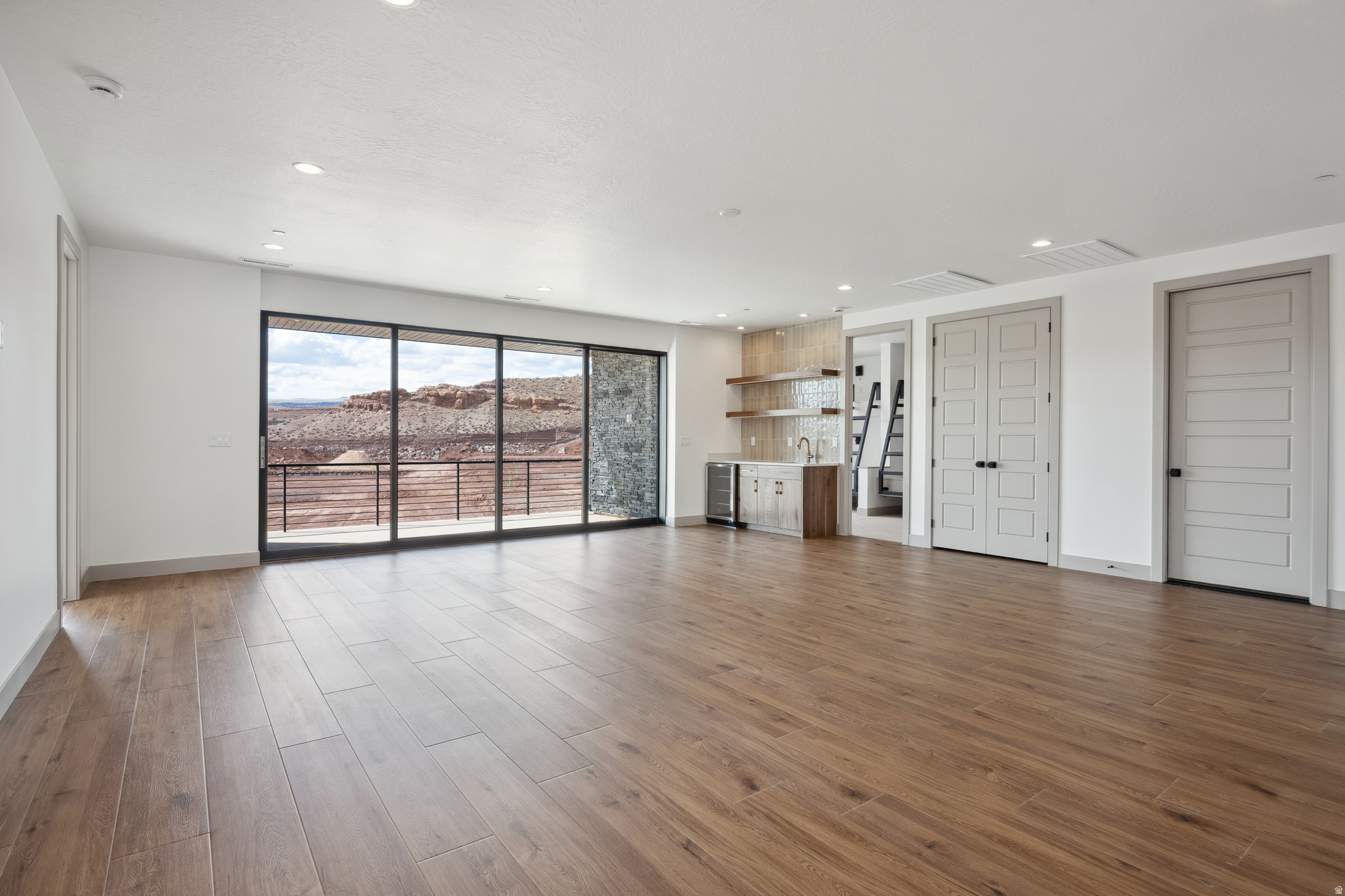 ISLAND AT CORAL CANYON - Residential Income