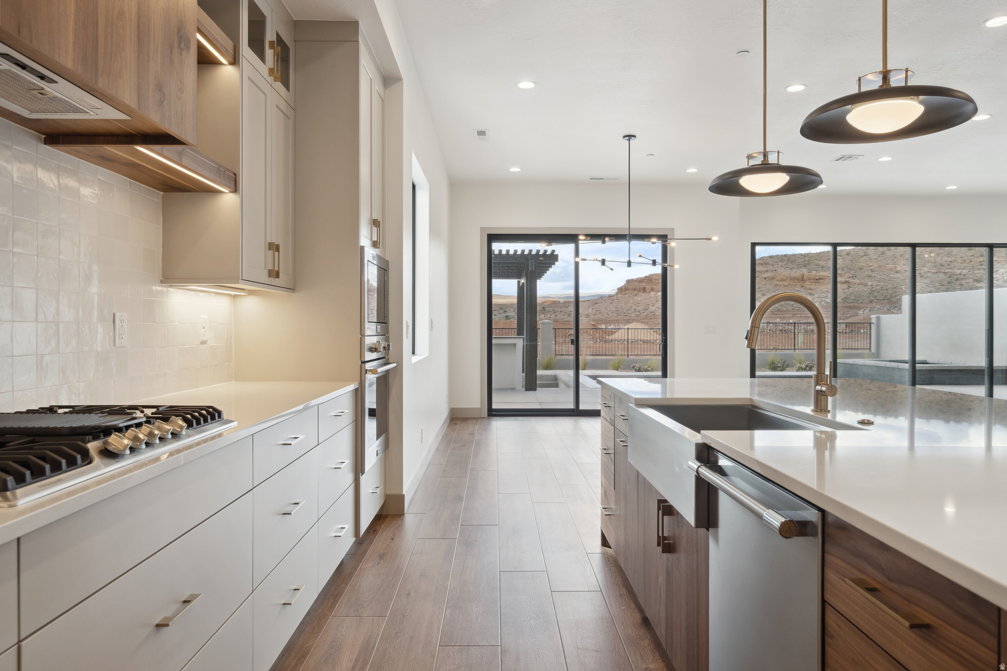 ISLAND AT CORAL CANYON - Residential Income