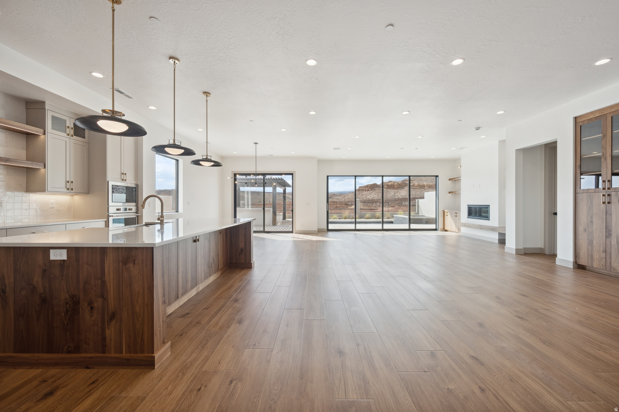 ISLAND AT CORAL CANYON - Residential Income