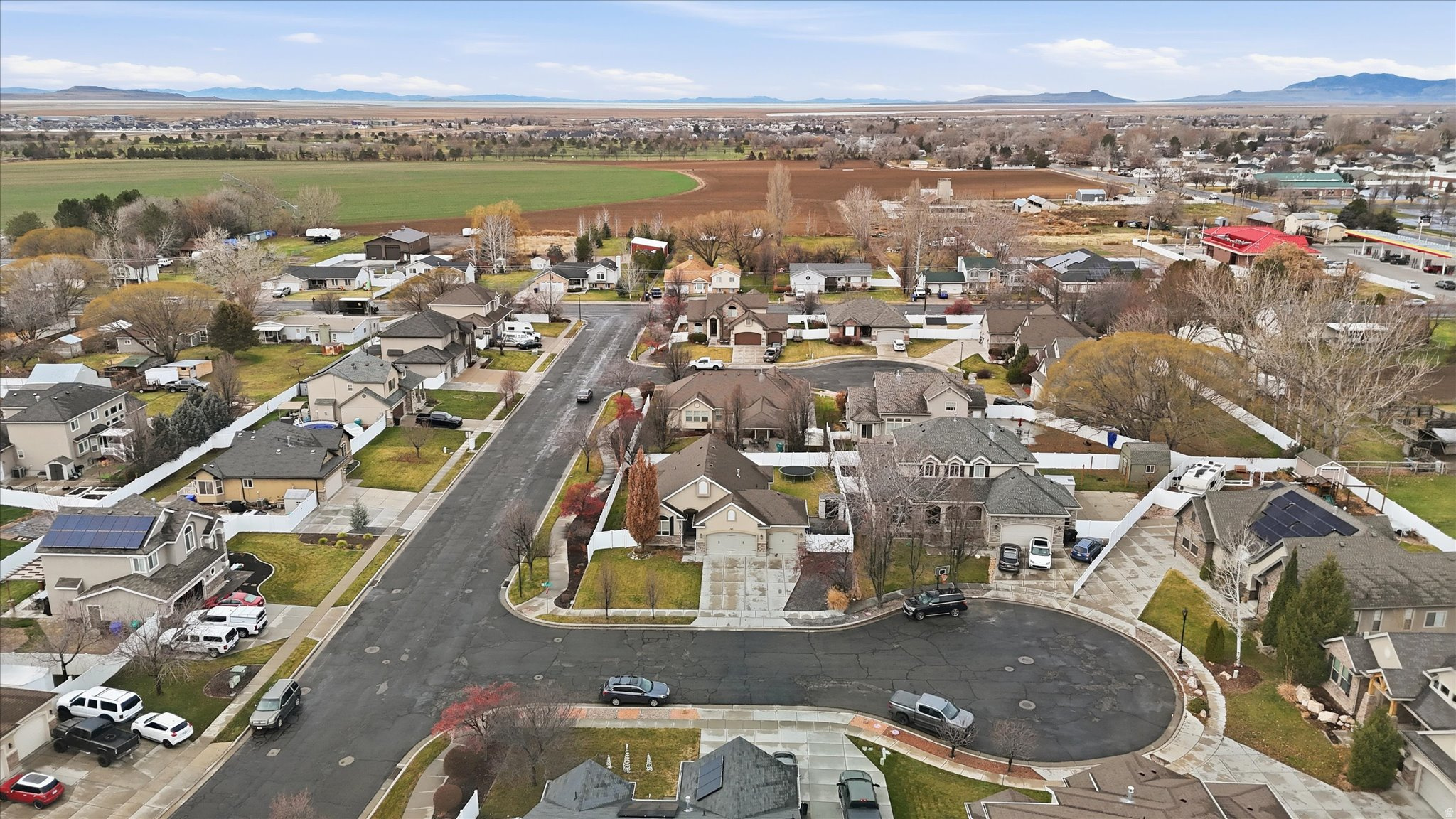 CRYSTAL CREEK - Residential